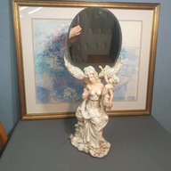 Duża figura ANIOŁ Z DZIECKIEM z owalnym lustrem 67 cm – ciężka, stabilna