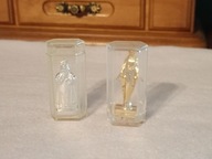 Dwie małe figurki religijne