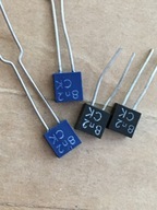 2x Kondensator ceramiczny 8,2 nF, K, 160 V