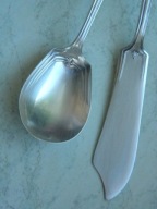 # Piękny posrebrzany zestaw łyżeczka do cukiernicy nożyk do masła #