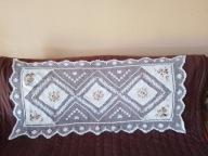 Bieżnik z haftami i koronką z bawełnianych nici - 104cm x 52cm - bdb !