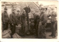 WEHRMACHT TRZECIA RZESZA -zdjęcie grupowe -ŻOŁNIERZE -format pocztówkowy