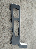 Volvo XC60 II dekor czarna ramka panel osłona listwa tunelu środkowego