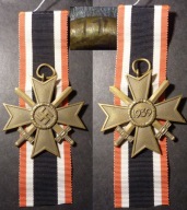 Kriegsverdienstkreuz 2 klasy z mieczami. KVK Krzyż zasługi sygnowany 11