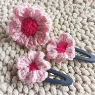 Gumka + 2 spinki z kwiatkami Handmade