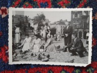 PRL Kraków Rynek kobiety gołębie (313a)