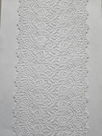 Koronka francuska elastyczna biała na tiulu szerokość 15cm