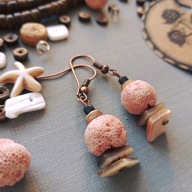 SURF kolczyki z różową lawą hematytem masą perłową drewnem BlackberriesArts