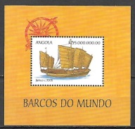 ANGOLA -Chiński żaglowiec 1999 ** Mi B-60 (080)