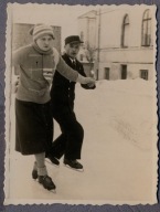 Chełm lodowisko Na łyżwach. ok.1930r. Fotografia M Feldman 516i