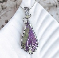 Wisior z fioletowym kamieniem - stichtytem, srebrna stal, wire wrapping