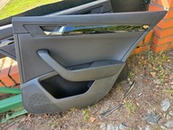 Boczek drzwi prawy tył Skoda Superb III 3V