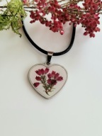 Naszyjnik serduszko kwiaty wrzośców w żywicy, żywica prezent walentynki