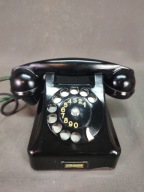 Zabytkowy telefon RWT typ CB 49/50