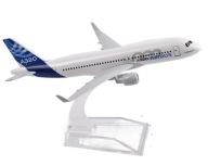 Model samolotu Airbus A320neo 1:400