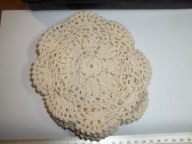 SERWETKI BAWEŁNIANE KREMOWE ROBIONE SZYDEŁKIEM 15CM 12SZT