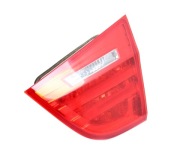 LAMPA W KLAPĘ PRAWY PRAWA TYŁ TYLNA BMW E90 SEDAN LIFT LCI 4871734