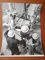 PRL geologia nafta wiertnicy w akcji Rzeszowskie 1963 fot. Kwiatkowski duża