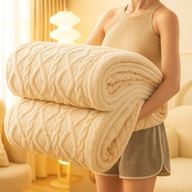 Całoroczny Koc Ruby – Miękki, Ciepły, Przytulny