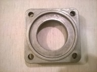 POKRYWA ŁOŻYSKA SKRZYNI BIEGÓW SKODA 100 105 oryg.