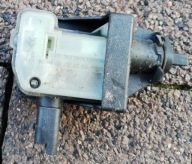 Citroen C4 Picasso silownik klapki wlewu paliwa