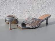 Eleganckie srebrne klapki rozmiar 41