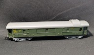 WAGON TOWAROWY ZAMKNIĘTY W TABORZE DR - 000213 - PIKO - H0
