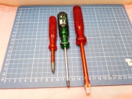 wkrętaki śrubokręty zestaw BELZER płaski SKG krzyżak SUDAC płaski 3szt