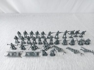 Żołnierzyki Francuzi 32 sztuk figurki 1:72 PRL