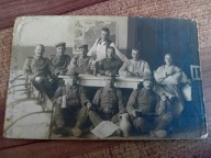 PRUSACY ŻOŁNIERZE WOJSKO PRUSKIE - KANTYNA MAPA WOJENNA STÓŁ PIWO -1914 rok