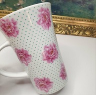 Kubek porcelanowy, kwiaty, groszki, różowy, wysoki