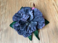 Broszka kwiat z filcu rękodzieło broszka filcowana ręcznie kwiat filcowany