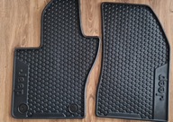 Nowe oryginalne dywaniki gumowe do samochodu Jeep Renegade.