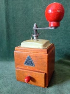 Stary polski młynek ŻELGOSPRZĘT CIESZYN - sprawny, ładny stan