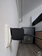 Stabilizator ładowarki do gniazdka – pewne trzymanie, brak luzów (S)