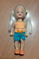 Mała laleczka siostra Barbie