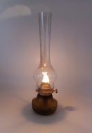Lampa naftowa antyczna szkło/miedz w ciągłym użytku pokazane jak świeci 40c