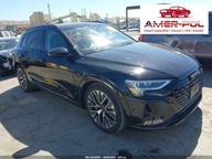 Audi Q8 2024r., 4x4, Elektryczny 355KM