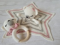 Zestaw mini kocyk Miś + grzechotka Handmade prezent na chrzciny Baby Shower