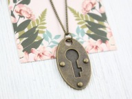 wisiorek ZAMEK kluczyk vintage retro piękny NB115