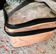 KOSMETYCZKA TRANSPARENTNA DUŻA POJEMNA GÓRA I DÓŁ PIĘTRA BEŻOWA Z NAPISEM