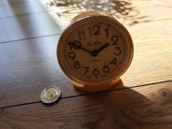 Stary radziecki budzik Slava