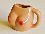 Kubek ceramiczny '' z biustem '' 0,4 l