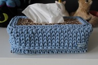 Chustecznik handmade – elegancka osłonka szydełkowa do salonu lub łazienki