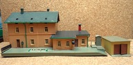 Makieta kolejowa TT – zabudowa stacyjna z budynkiem