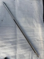 Listwa Drzwi Lewy Przód Przednia Zgarniająca Mercedes OEM A2057203931