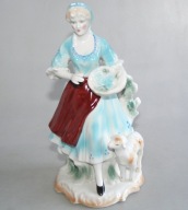 KOBIETA Z OWIECZKĄ PORCELANOWA FIGURKA ARPO Rumunia vintage 24 cm.