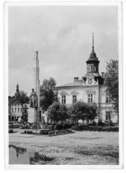 NOWY TARG - RYNEK Z POMNIKIEM WŁADYSŁAWA ORKANA