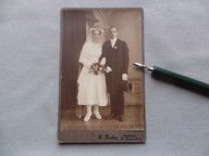 SZAMOTUŁY PARA MŁODA KWIATY CYLINDER FOTOGRAFIA TEKTURKA przedw.