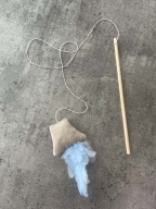 WĘDKA DLA KOTA ZABAWKA WALERIANA KIJ 30CM pudrowy niebieski